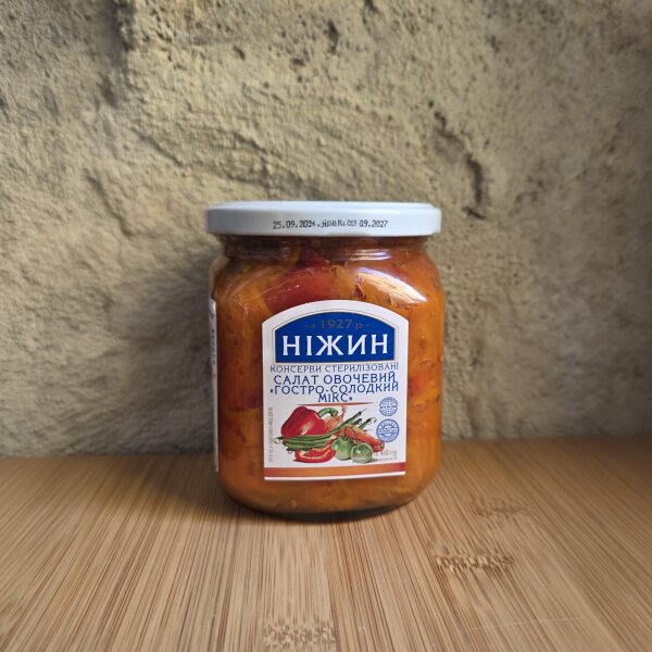 Ukrainischer eingelegter Gemüsesalat „Scharf-Süß Mix“